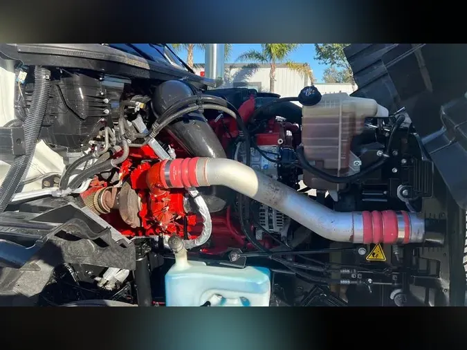 2023 INTERNATIONAL LT