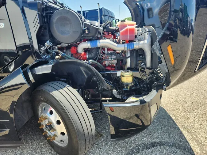 2024 VOLVO VNL64T860