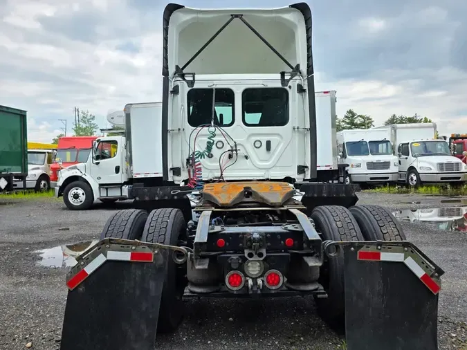2019 FREIGHTLINER NEW CASCADIA 126