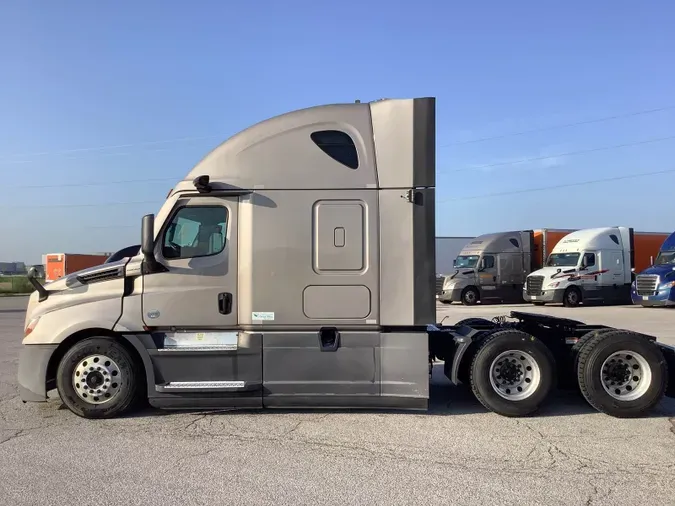 2022 Freightliner Cascadia 126