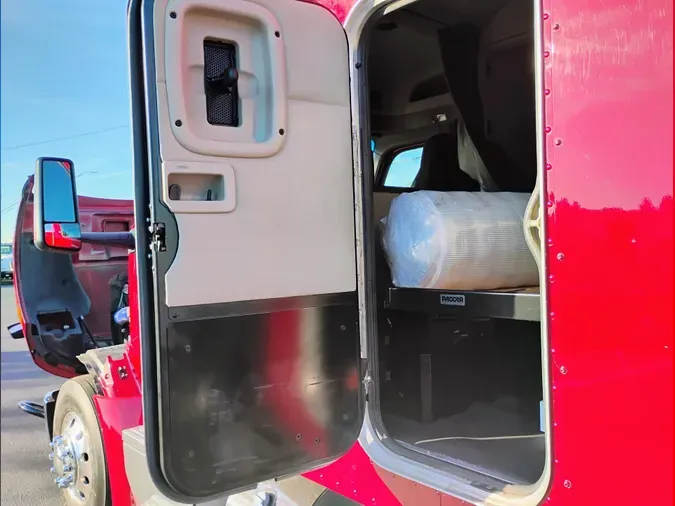 2022 Peterbilt 579