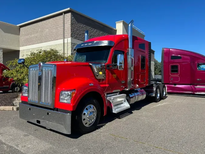 2023 Kenworth W990a6f0a26a18e366745a402dd8d35ca881