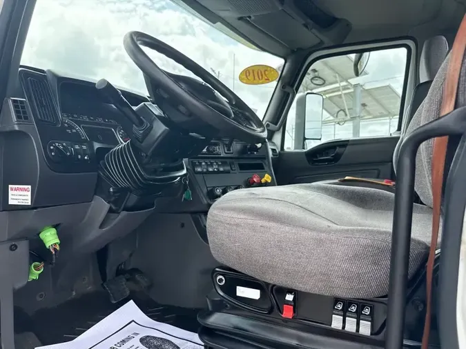 2019 NAVISTAR INTERNATIONAL RH613 DAYCAB S/Aa6f672815ceca468a033f90d8e4c1833