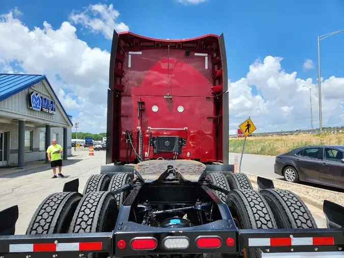 2022 PETERBILT 579