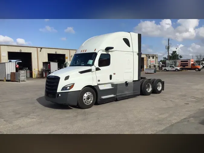 2022 Freightliner Cascadia 126