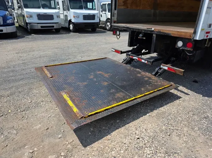 2017 FREIGHTLINER M2 106