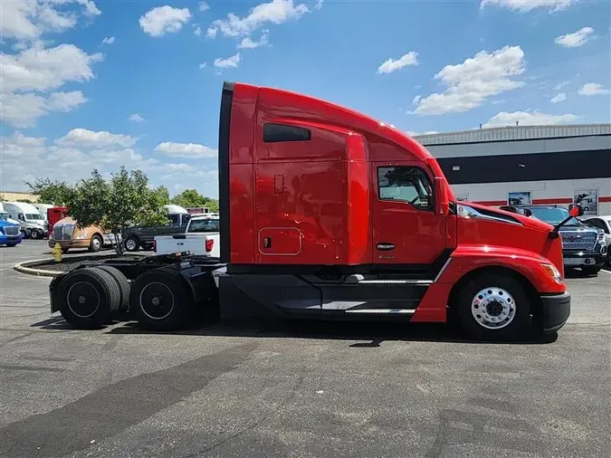 2023 KENWORTH T680