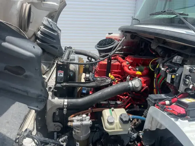 2018 FREIGHTLINER M2 106