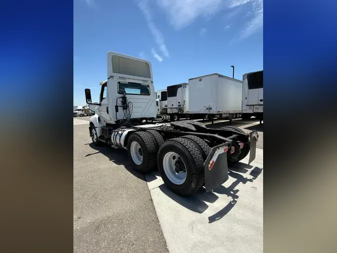 2019 NAVISTAR INTERNATIONAL LT625 DAYCAB T/A