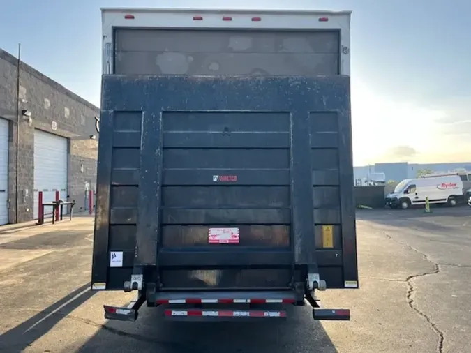 2018 FREIGHTLINER/MERCEDES M2 106