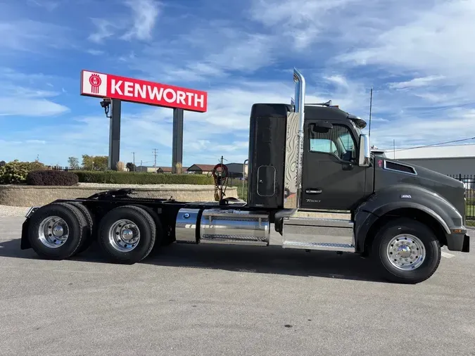 2026 Kenworth T880