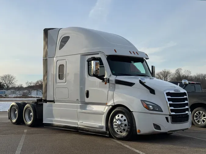 2023 FREIGHTLINER Cascadia 126