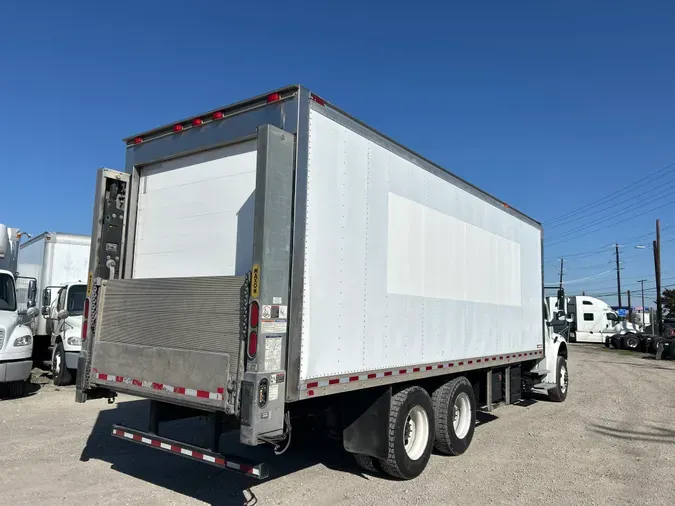 2018 FREIGHTLINER/MERCEDES M2 106