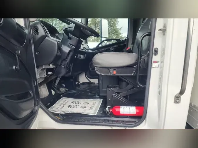 2019 HINO 268A