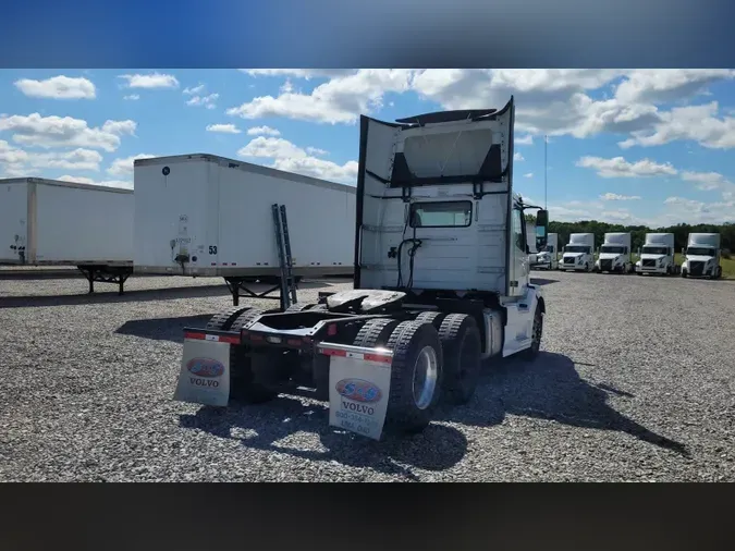 2018 Volvo VNL300
