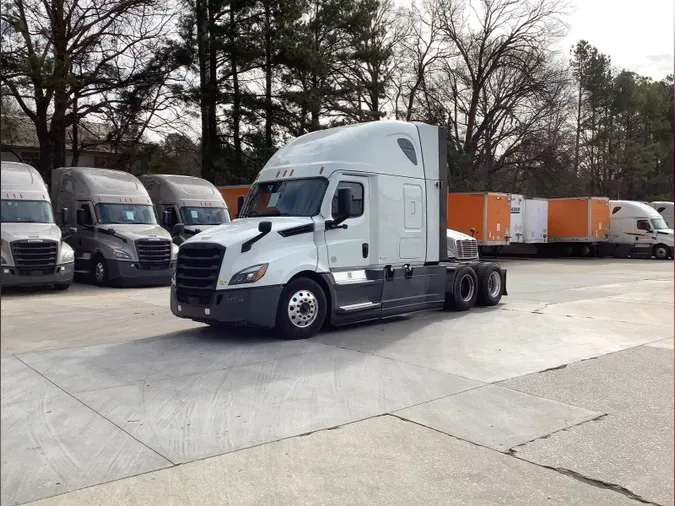 2021 Freightliner Cascadia