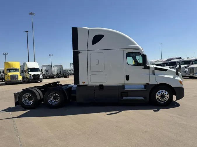 2021 Freightliner Cascadia