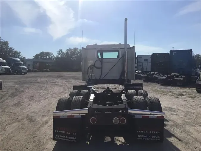 2019 VOLVO VNL300