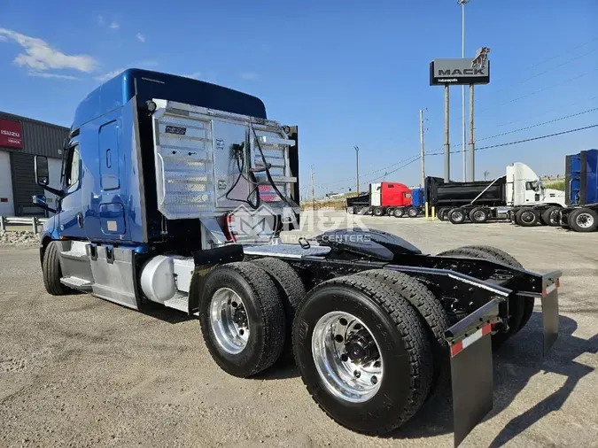 2021 FREIGHTLINER Cascadia 126