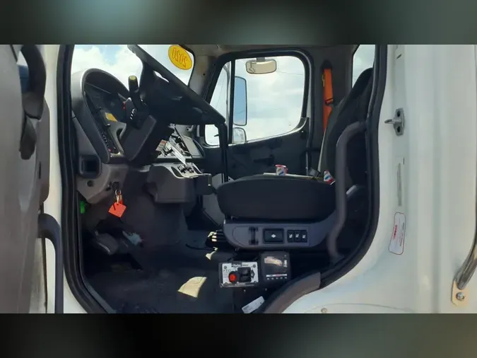 2020 FREIGHTLINER/MERCEDES M2 112