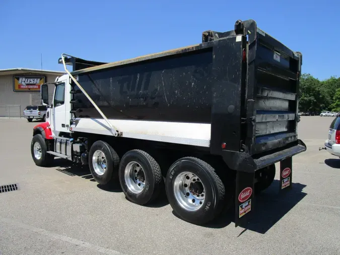 2022 Volvo VHD
