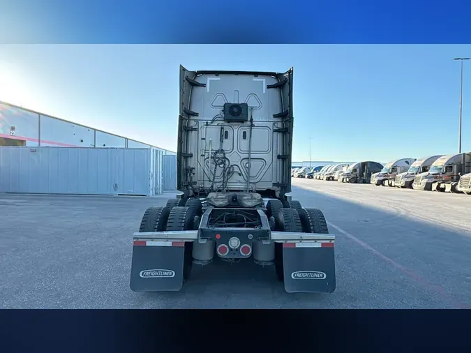 2022 Freightliner Cascadia 126