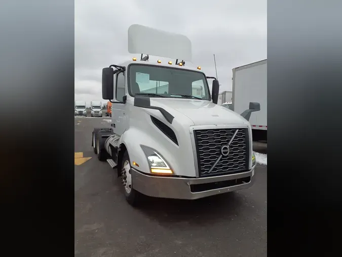 2019 VOLVO VNL64T-300