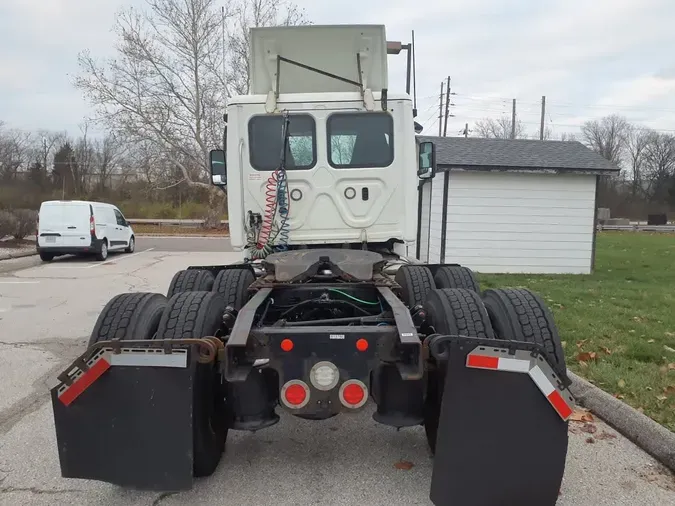 2019 FREIGHTLINER/MERCEDES CASCADIA 125