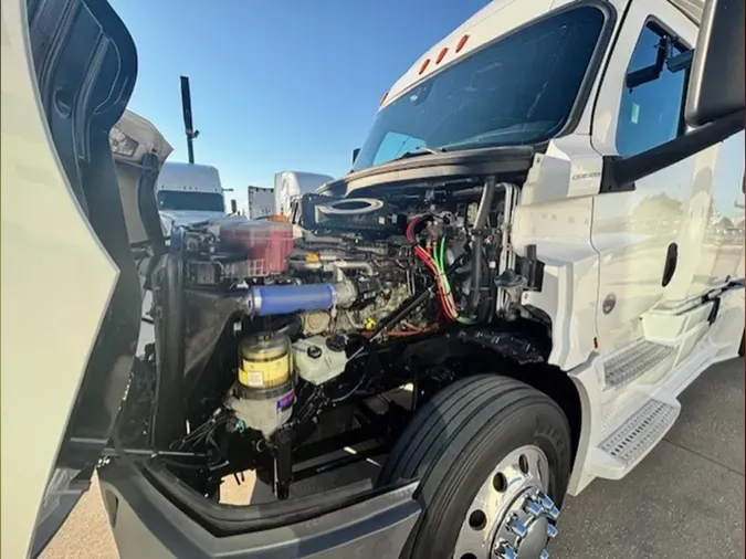 2020 Freightliner Cascadia 126