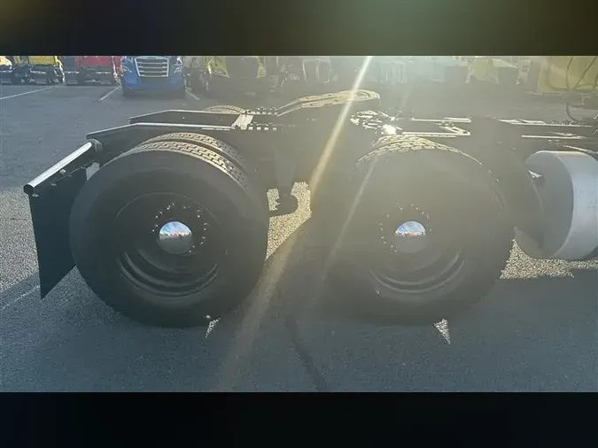 2018 INTERNATIONAL RH613