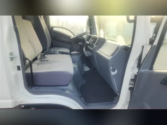 2020 ISUZU NPR-XD