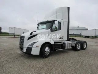 2025 VOLVO VNL64T300N