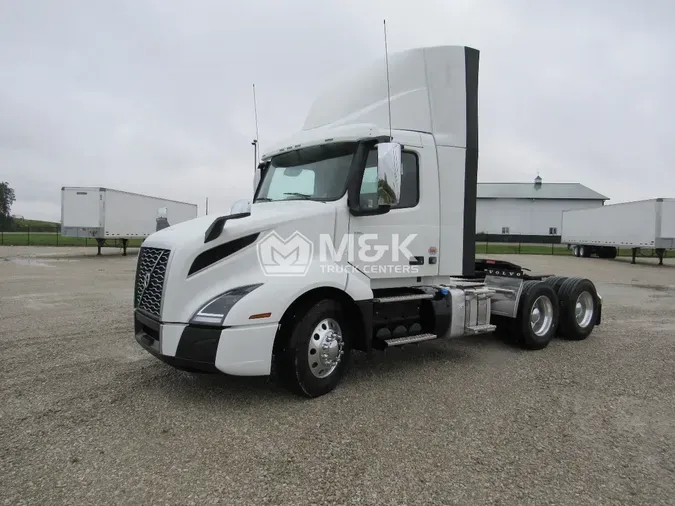 2025 VOLVO VNL64T300Na724a96a16297bf64c87a4a9027ca810