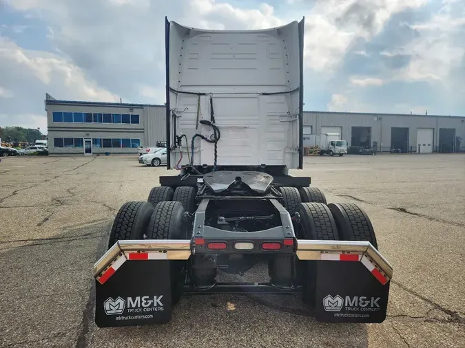 2021 VOLVO VNL64T860