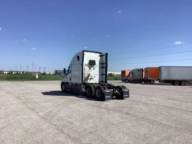 2022 Freightliner Cascadia 126a72545b73cc1731e82dfa24699351cbb