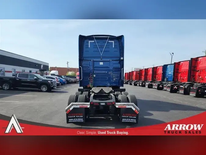 2023 VOLVO VNL760