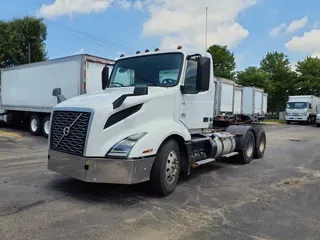 2019 VOLVO VNL64T-300