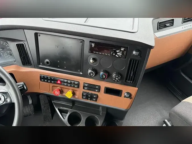 2021 FREIGHTLINER CA126