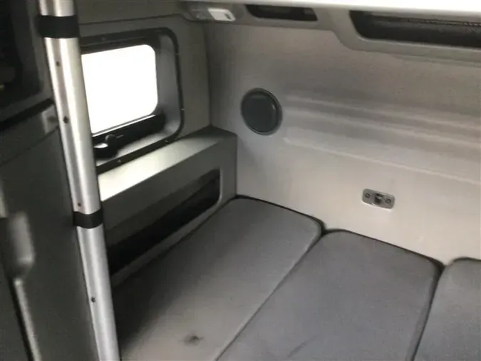 2019 VOLVO VNL860