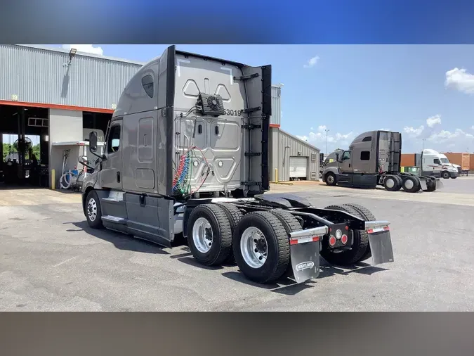 2022 Freightliner Cascadia 126