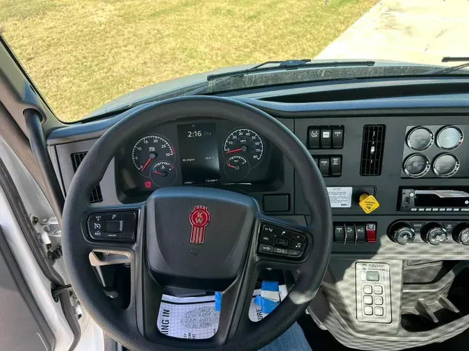 2025 Kenworth T280