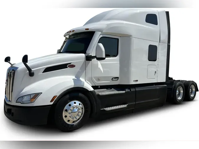 2022 Peterbilt 579a7323764e417e3b04d3db83e8d38664b