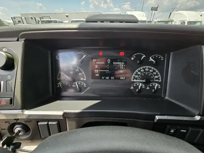 2021 VOLVO VNL64T760