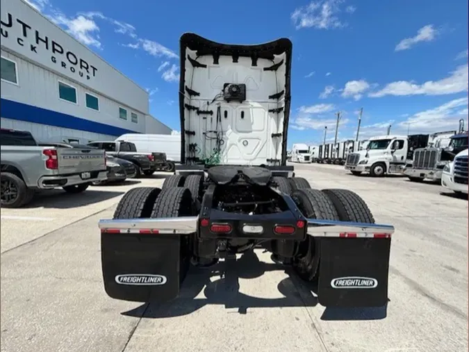2023 Freightliner Cascadia 126