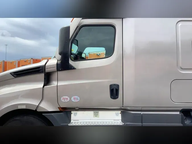 2025 Freightliner Cascadia 126
