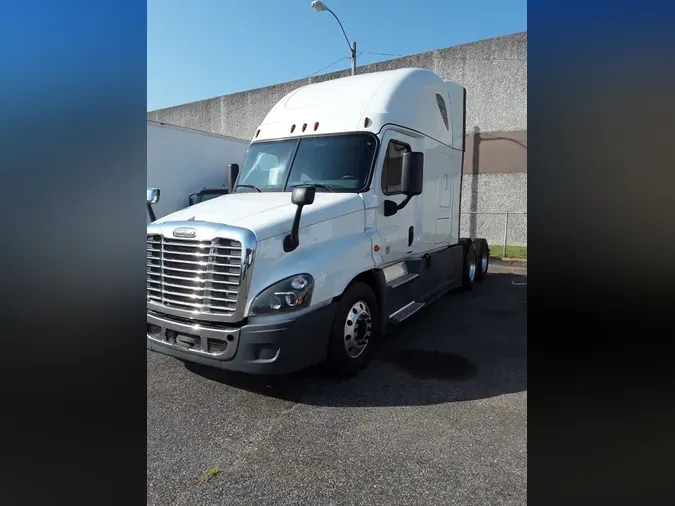 2019 FREIGHTLINER CASCADIA 125a737bc1fcc9e8f427f1963275565f92c