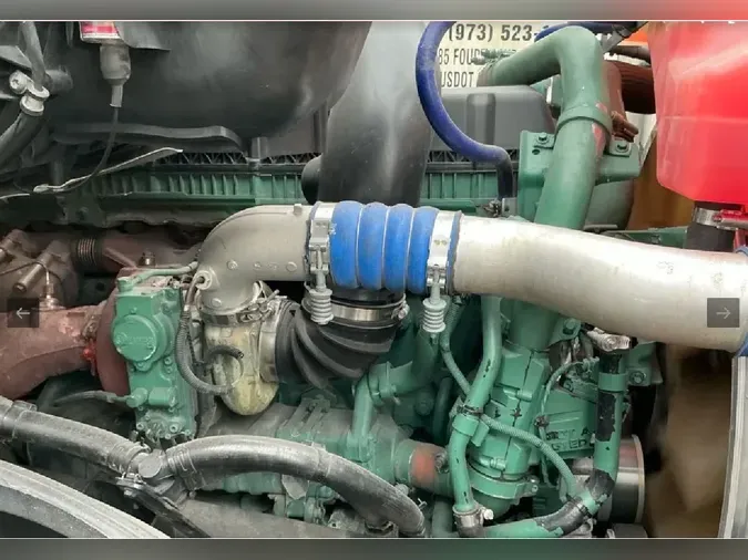 2021 VOLVO VNL64T760a738115d88629656413ead23584fc7f4