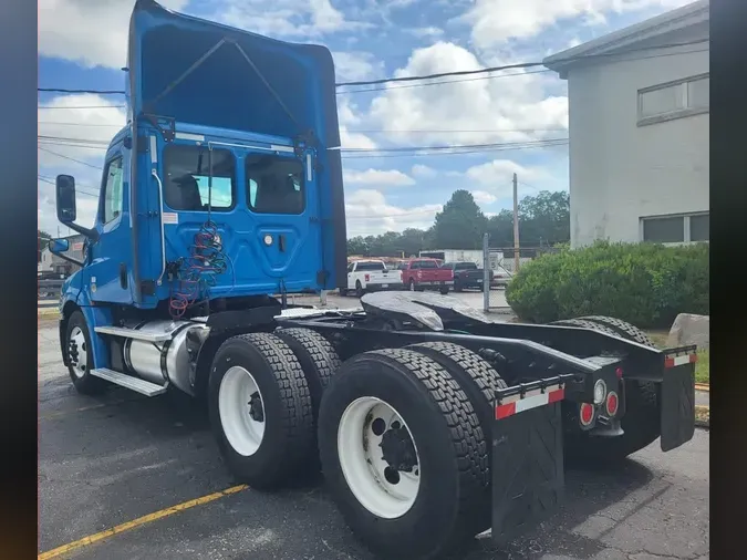 2019 FREIGHTLINER NEW CASCADIA PX12664