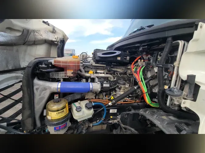 2020 Freightliner Cascadia 126