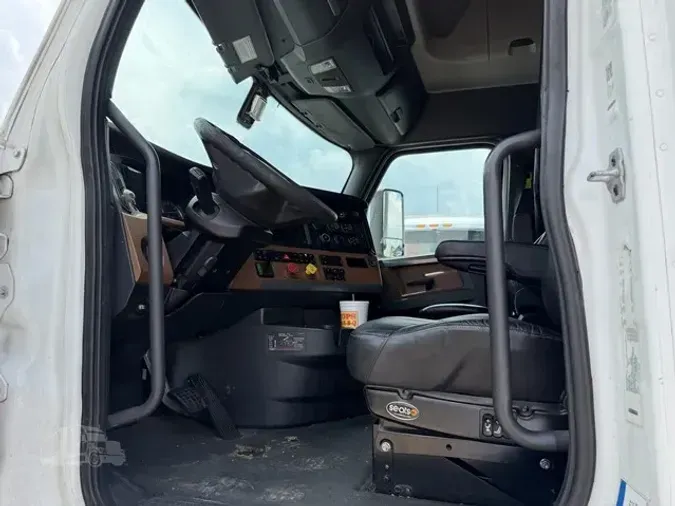 2020 FREIGHTLINER CASCADIA 126